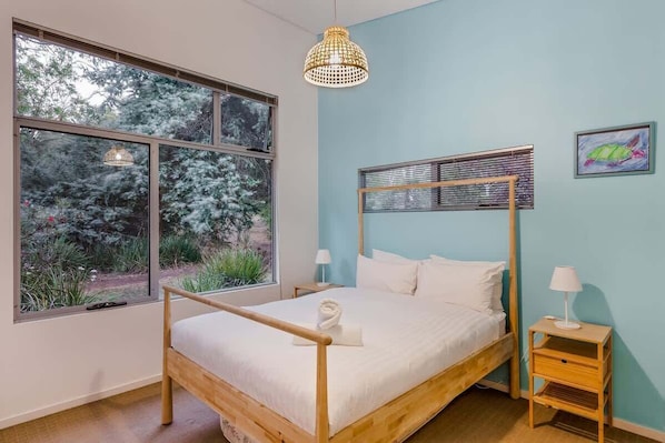 5 habitaciones, tabla de planchar con plancha, wifi y ropa de cama