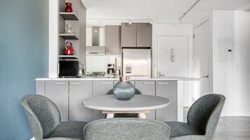 Fridge, microwave, oven, dishwasher