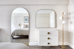 1 bedroom, iron/ironing board, WiFi, bed sheets - Rad Upper East Side 1BR w/ Gym, Doorman, Deck, Garage, by Blueground (Uptown)