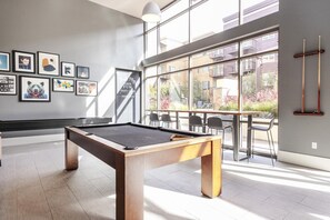 Game room - Ideal Mountain View 1BR w/ Pool, Gym, Spa, near Apple, by Blueground (South Bay)