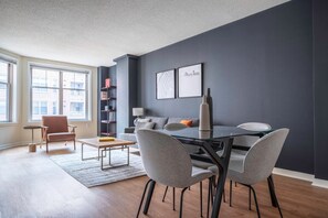 テレビ、ステレオ