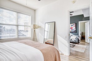 2 dormitorios, tabla de planchar con plancha, wifi y ropa de cama