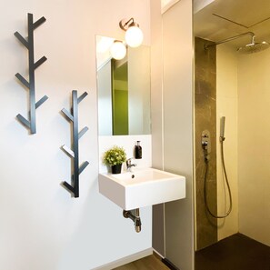 Triple/Quad Room With Window, 8 Hours: 11AM-7PM | Bathroom | Shower, rainfall showerhead, hair dryer, towels - ST Signature Bugis Beach, DAYUSE, 8-9 hours: check in 8AM or 11AM (Singapore)