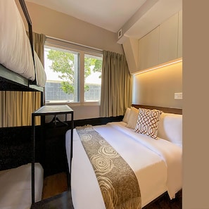 Triple/Quad Room With Window, 8 Hours: 11AM-7PM