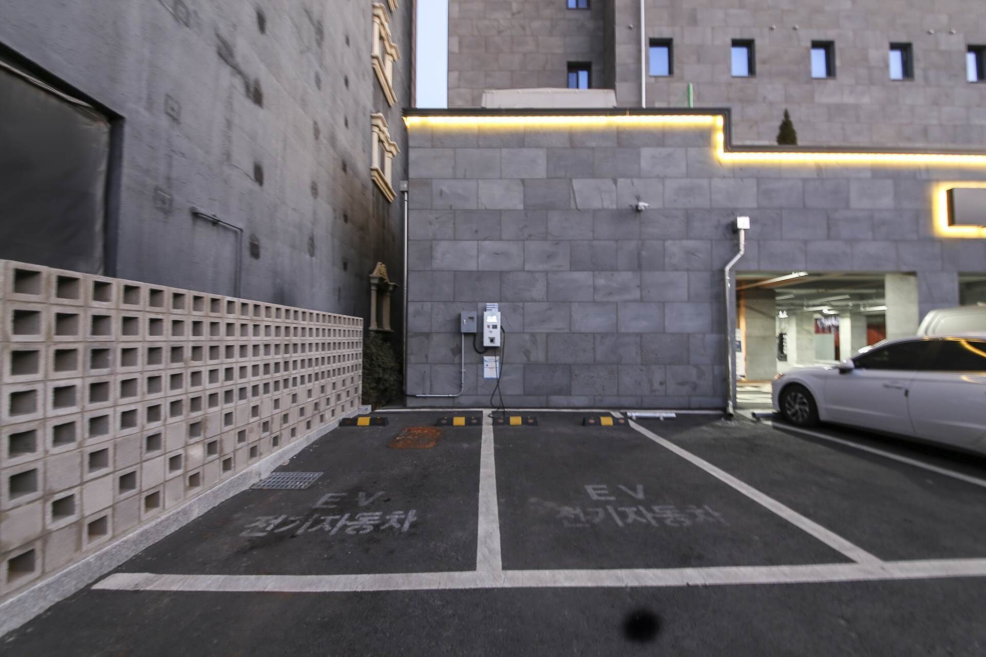 free self-parking, free valet parking