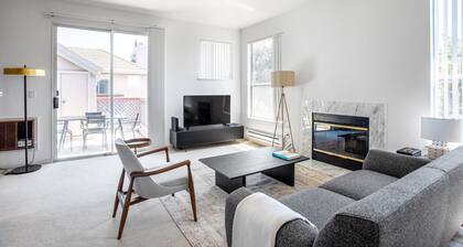 Spacious Fremont 2BR w/ W/D, Pool, close to Lake & Shops, by Blueground