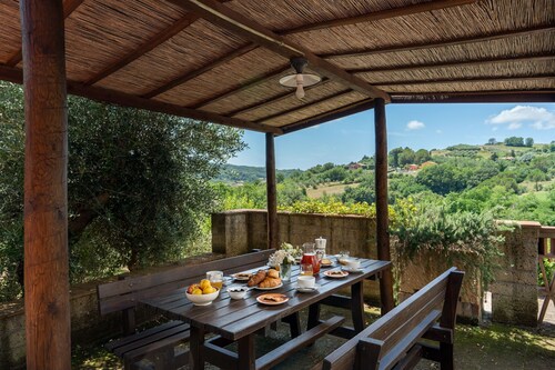 Landhaus in Cecina mit 2 Schlafzimmern 4 Schlafplätzen