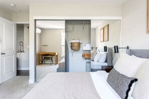 1 bedroom, iron/ironing board, WiFi, bed sheets