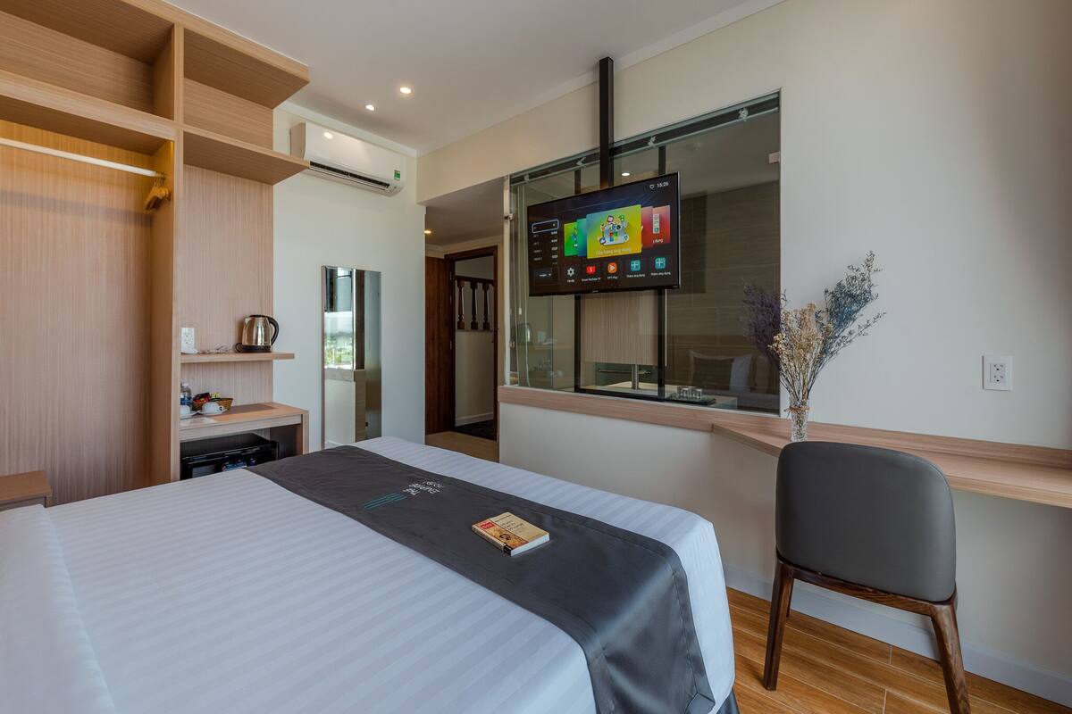 Standard Double Room | Minibar, desk, free WiFi