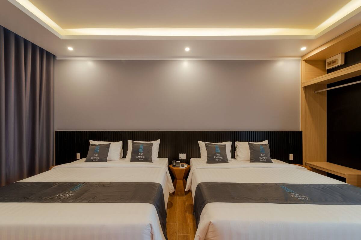Family Quadruple Room | Minibar, desk, free WiFi