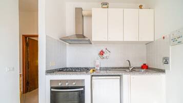 Geladeira, fogão, torradeira