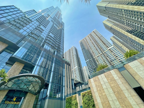 Front of property - Sens House Saigon – Serviced Apartments in Vinhomes Central Park (Ho Chi Minh City)