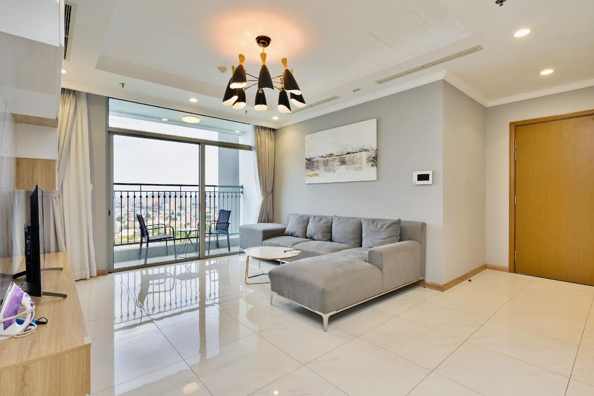 Premium Apartment, 4 Bedrooms (Sens House) | Living room | 49-inch Smart TV with digital channels, TV