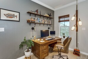 Interior - The Commodore's Son |Perfect Couples Retreat |Stay in Style at Lost Key |Beach Club |Pools |Spa|Golf (Pensacola)