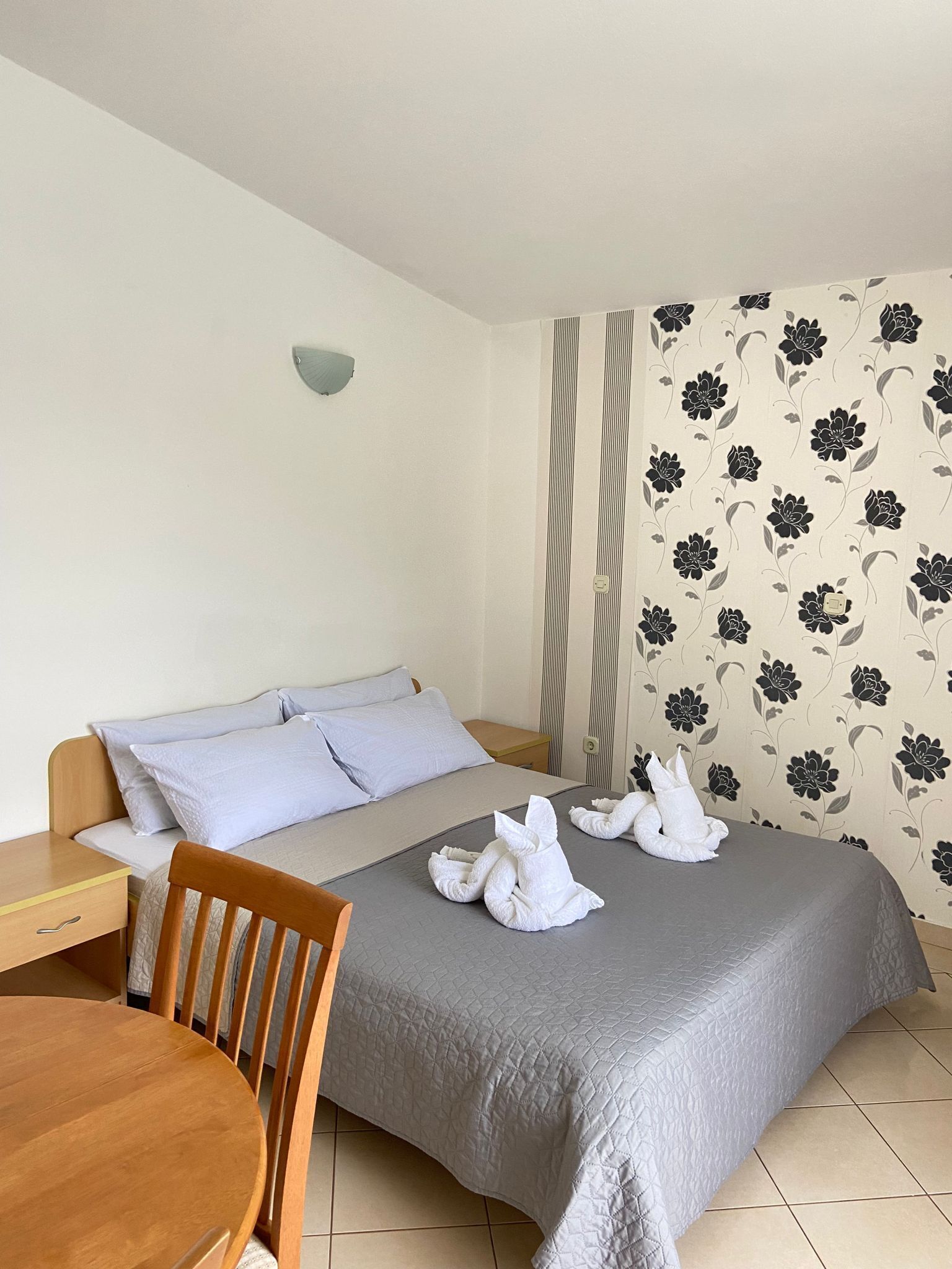 إستديو (Studio Apartment with Balcony) | 1 غرفة نوم وواي فاي