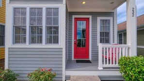 Exterior detail - Breathtaking Harbor Views (Ottawa)