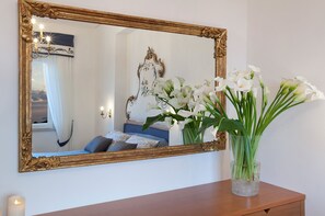 6 bedrooms, desk, iron/ironing board, travel crib - Villa Daniela with Swimming pool, Wellness Area, Garden and Sea View (Sorrento)