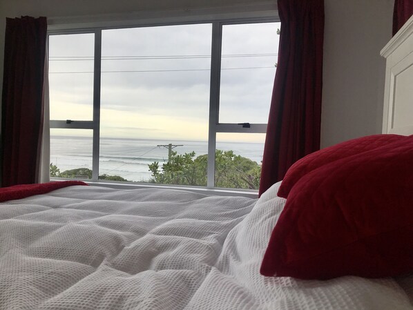 1 bedroom, bed sheets - Soothing Sounds (Otago)