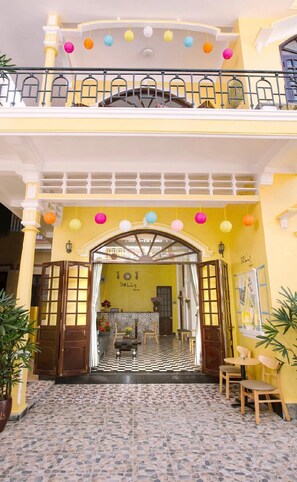 Fachada de la propiedad