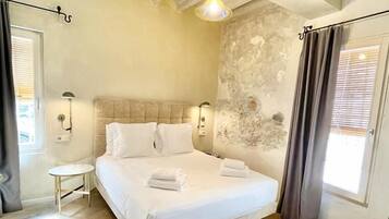 Habitación doble estandar | Edredones de plumas, colchones viscoelásticos, caja fuerte