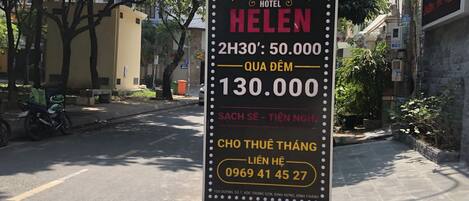 Mặt tiền nơi lưu trú