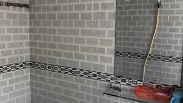 Double Room | Bathroom | Shower, free toiletries, hair dryer, slippers