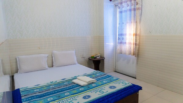 Quarto casal | Escrivaninha, ferros/tábuas de passar roupa, Wi-Fi de cortesia