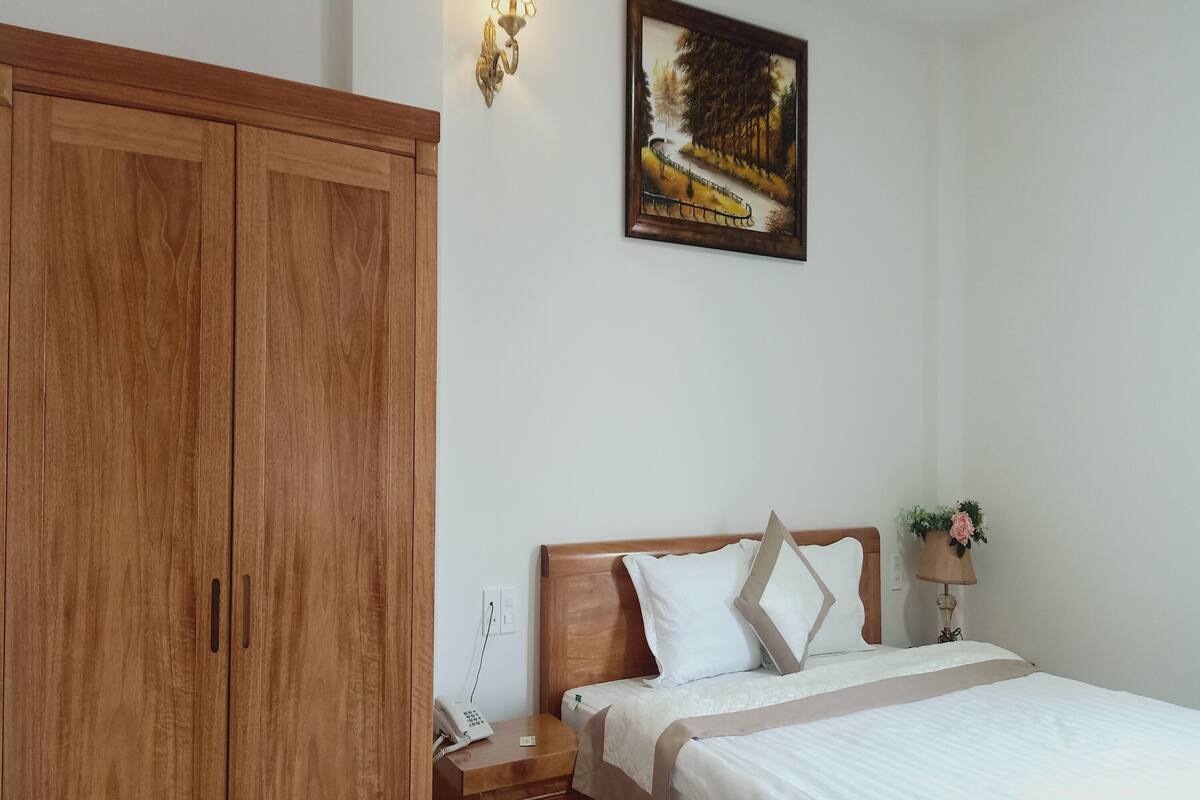 Desk, iron/ironing board (on request), WiFi (free), bed sheets