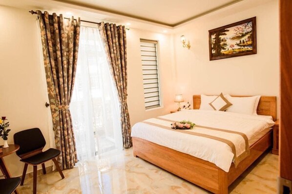 مكتب ومكواة/لوح كي وواي فاي مجانًا وملاءات أسرّة