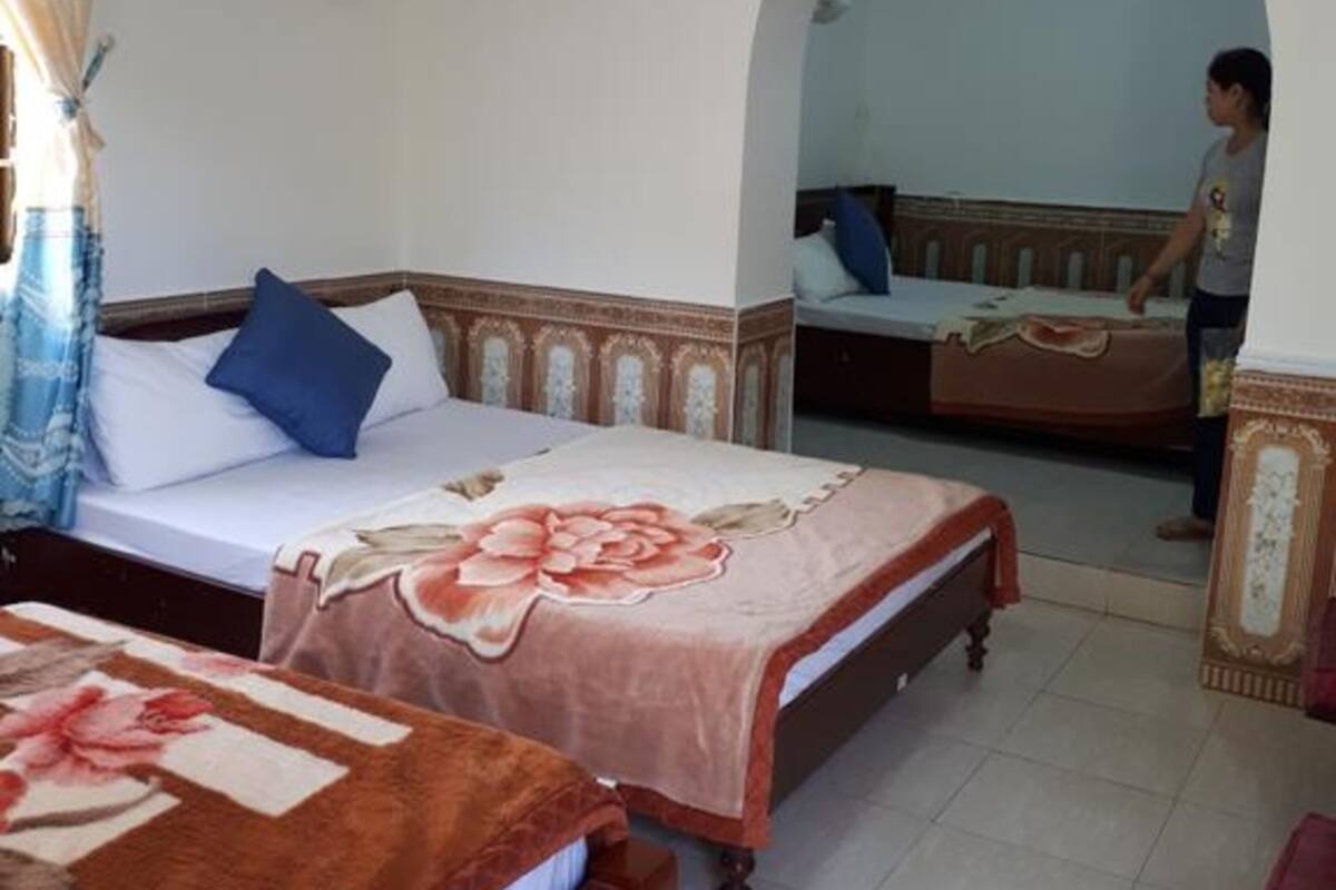 Deluxe Family (6 people) | Desk, free WiFi, bed sheets