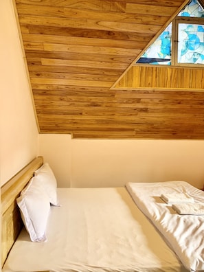 Double Room | Desk, iron/ironing board, free WiFi, bed sheets