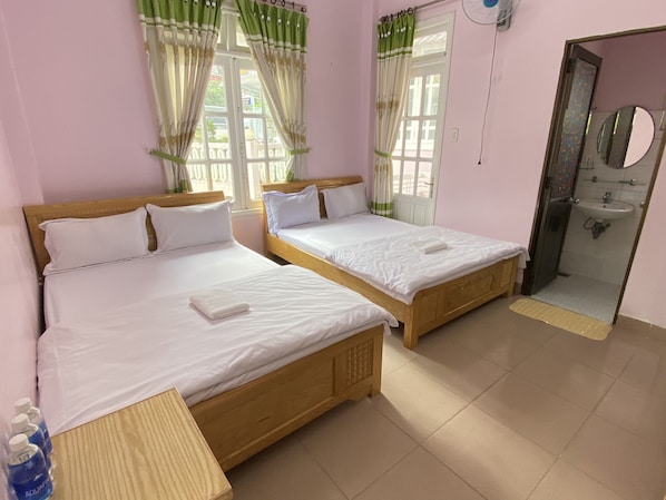Family Room | Desk, iron/ironing board, free WiFi, bed sheets
