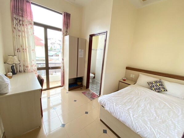 ダブルルーム | デスク、WiFi (無料)、ベッドシーツ