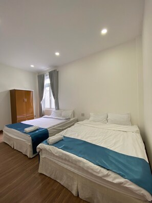 高級四人房 | 免費無線上網、床單