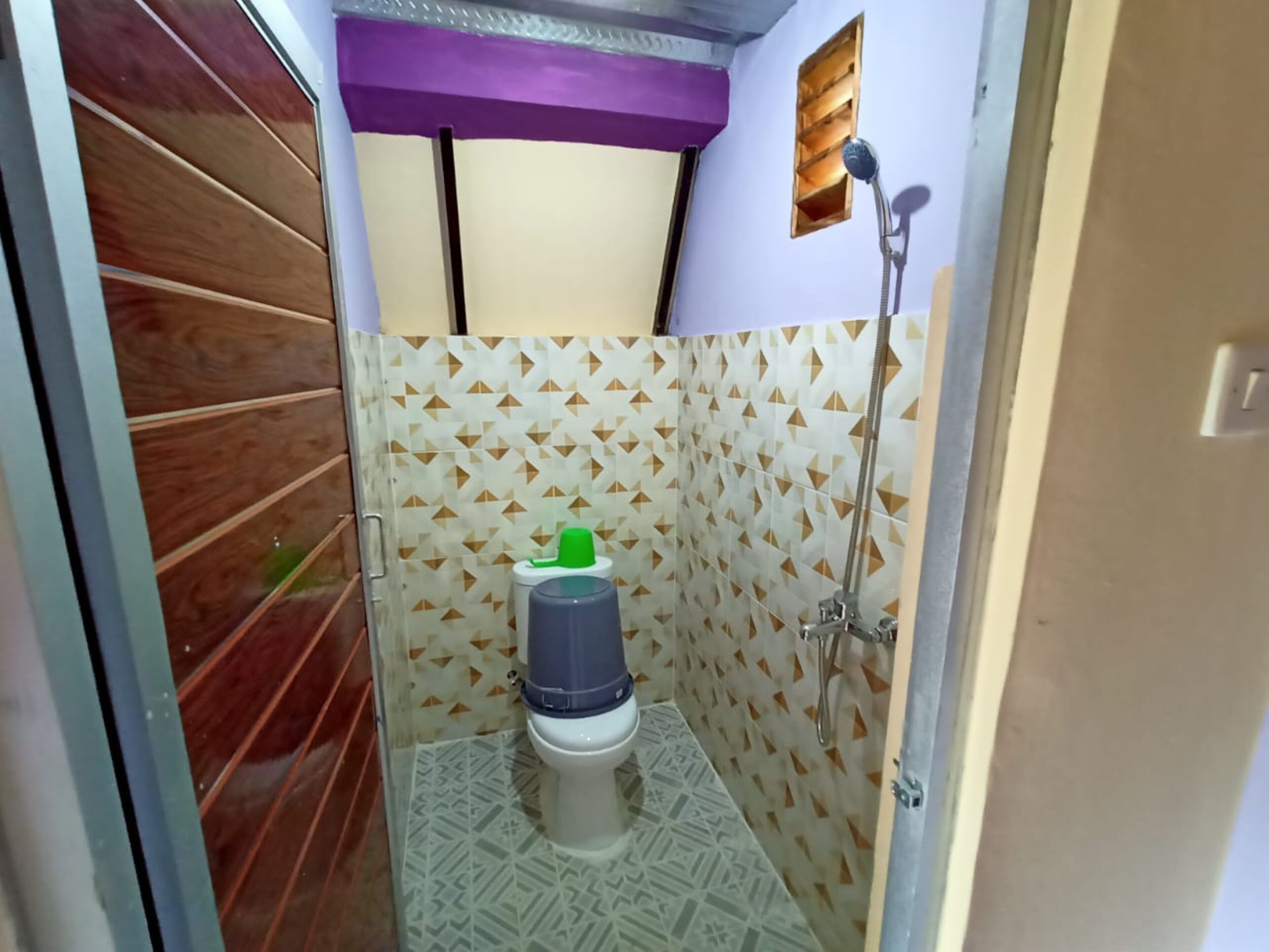 Bungalow with Breakfast | Bathroom | Shower