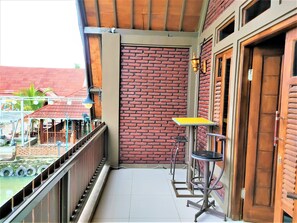 Bungalow, Pool View | Terrace/patio - Bungalow Etnik (Kebumen)