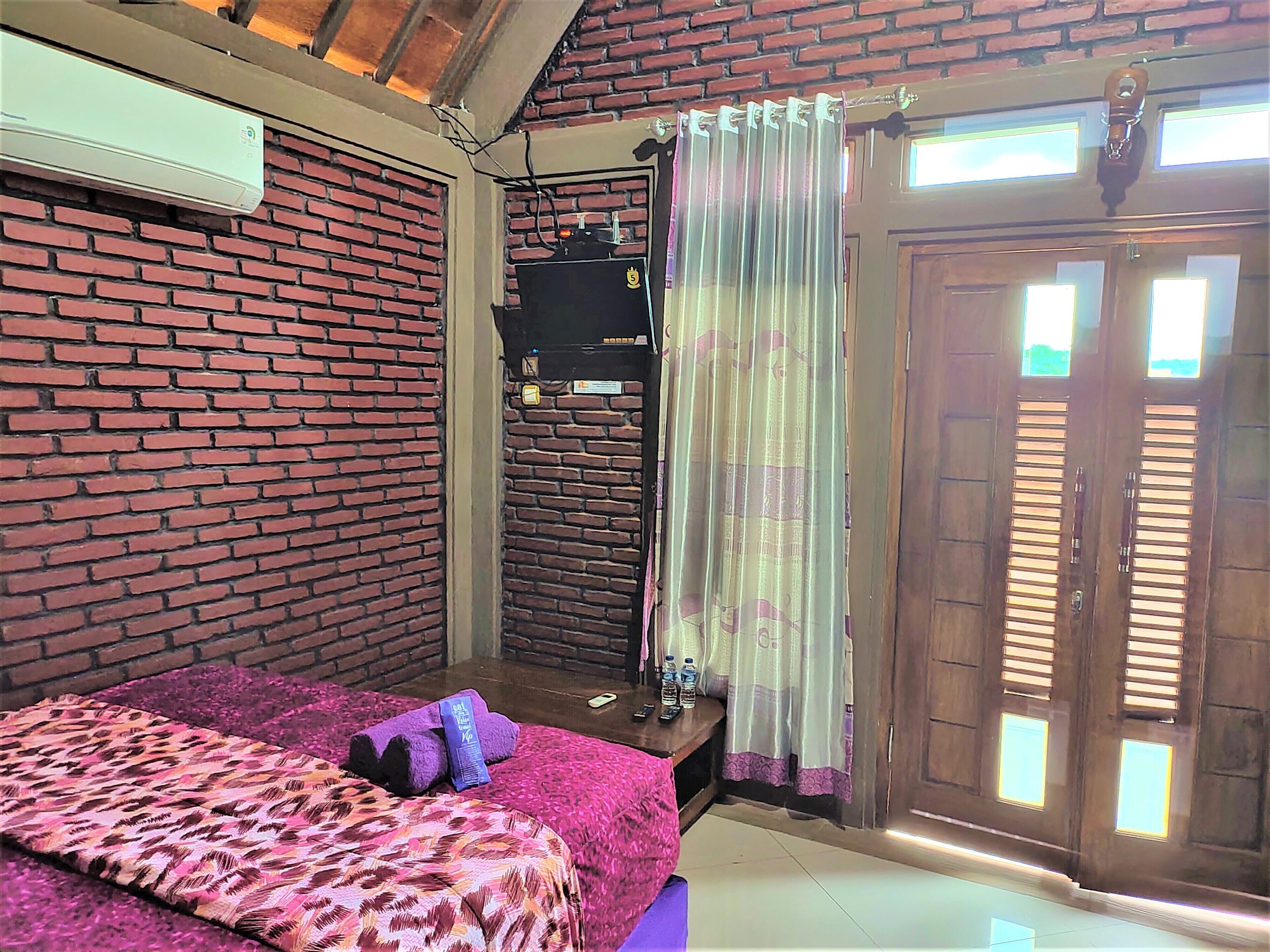 Bungalow, Pool View | 1 bedroom, desk, free WiFi, bed sheets