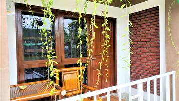 Bungalow, Pool View | 1 bedroom, desk, free WiFi, bed sheets