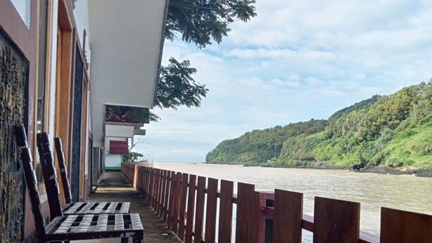 Superior Room - Bungalow Suwuk River View (Tambakmulya)