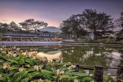 Resort Agrowisata Perkebunan Tambi by Zuzu