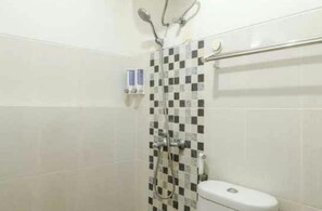 Bathroom - Premi Inn Educity Apartemen (Surabaya)