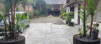 Sri MK Hotel
