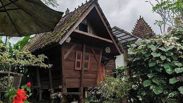 1 Schlafzimmer, Schreibtisch, Bettwäsche