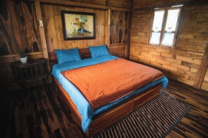 Superior B | 1 Schlafzimmer, Schreibtisch, Bettwäsche