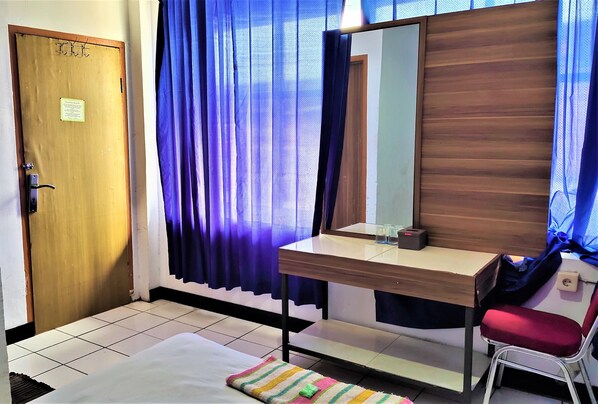 Kamar Standar (Fan) | Pemandangan dari kamar