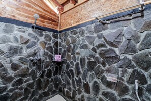 Shower - Le Desa Resort Syariah (Wonosobo)