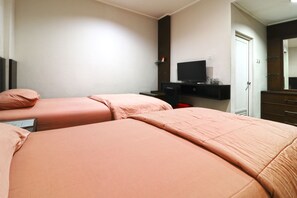 Deluxe Twin Room | Free WiFi, bed sheets - Bendungan Hilir, Tanah Abang (Jakarta)