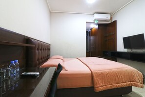 Deluxe Double Room | Free WiFi, bed sheets - Bendungan Hilir, Tanah Abang (Jakarta)