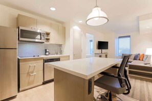 Micro-ondes, cafetière/bouilloire