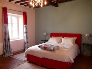 4 bedrooms, free WiFi, bed sheets